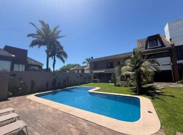 Casa · 274m² · 5 Ambientes · 4 Cocheras · Casa 4 Ambientes en Venta en Barrio Alemán - Martinez