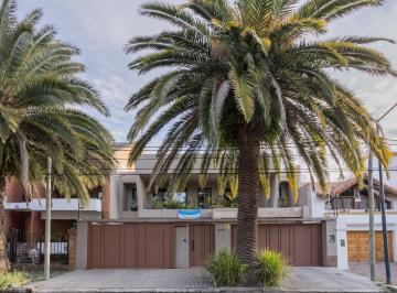Casa · 274m² · 5 Ambientes · 4 Cocheras · Casa 4 Ambientes en Venta en Barrio Alemán - Martinez