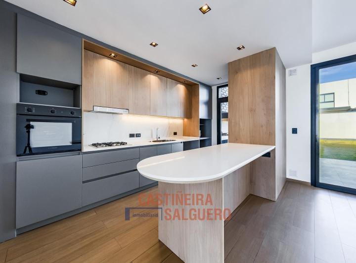 Casa · 145m² · 7 Ambientes · 2 Cocheras
