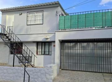Casa · 238m² · 7 Ambientes · 1 Cochera · Cacasa + Depto + Monoambiente | 3 Unidades en Una Escritura | Bº Supe Godoy Cruz