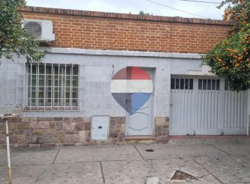 Casa · 120m² · 5 Ambientes · 1 Cochera · Venta Casa 4 Dorm. - 229 m² - Barrio San Pedrito