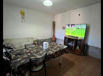 Casa de 8 ambientes, Rosario · Vendo Terreno Interno con Patio y Casa