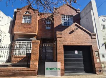 Casa · 321m² · 5 Ambientes · 1 Cochera · Casa en Parque Patricios