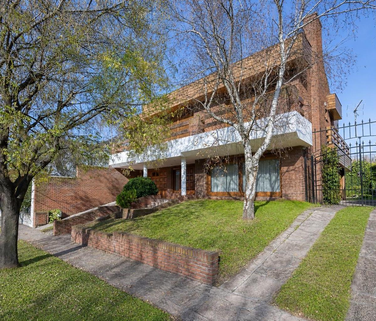 Chalet de excelente calidad constructiva en Barrio Divino Rostro