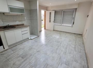 Casa · 45m² · 2 Ambientes · Casa PH Dos Ambientes con Patio Sin Expensas en Alquiler