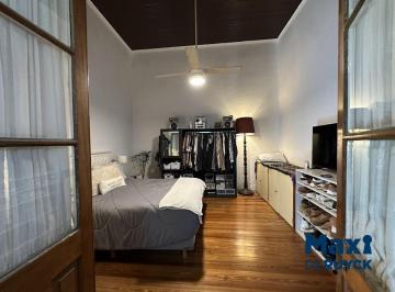 Casa · 150m² · 4 Ambientes · Casa con Local, Terreno con Muy Buena Ubicación