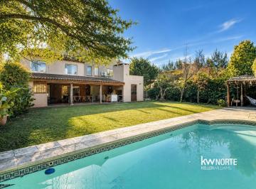 Casa · 267m² · 6 Ambientes · 5 Cocheras · Casa a La Venta en Barrio Talar del Lago I