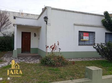 Casa · 120m² · 4 Ambientes · 1 Cochera · Venta Casa Quilmes 3 Dorm.