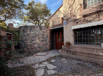 Casa · 960m² · 8 Ambientes · 3 Cocheras · Casa en Villa Rivera Indarte