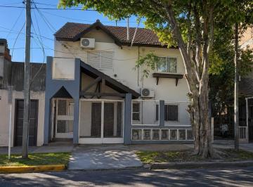 Casa · 479m² · 1 Cochera · Edificio en Bloque 7 Unidades — Renta 11,7% Anual