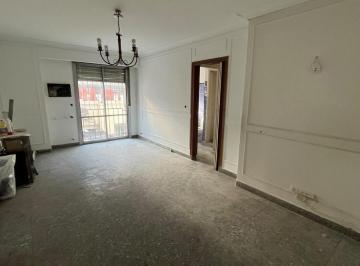 Departamento · 68m² · 3 Ambientes · Sarmiento Al 2400 - 3 Amb C/dep - Venta - Balvanera