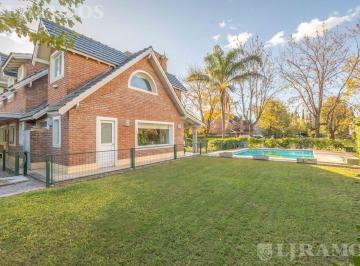 Casa · 299m² · 6 Ambientes · 3 Cocheras · Venta - Casa en Planta Baja - Santa Maria de Los Olivos - Km 35 Ramal Pilar