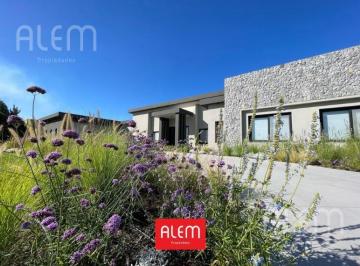 Casa · 140ha · 9 Ambientes · 2 Cocheras · Casa en Venta en Canning, Fincas Golf