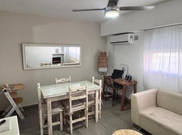 Departamento · 60m² · 4 Ambientes · 1 Cochera · Venta - Departamento Reciclado Dos Dorm. con Patio - Barrio Lourdes