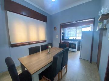 Casa · 171m² · 5 Ambientes · Venta Dos Casas en Block con Gran Fondo – Lanús Este