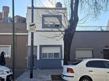 Fachada del PH · Alquiler PH en Villa Pueyrredon 4 Ambientes Terraza Disponible 1 de Agosto