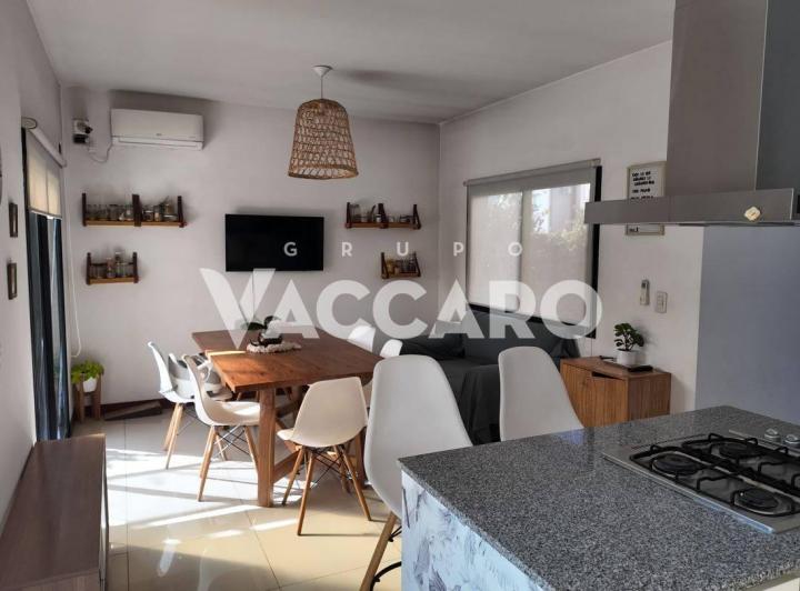 Casa · 147m² · 4 Ambientes · 2 Cocheras