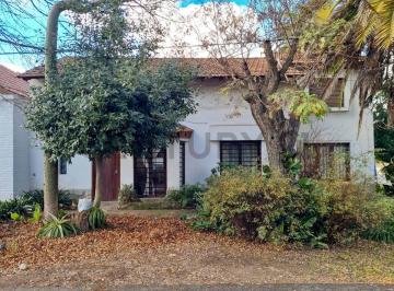 Casa · 131m² · 4 Ambientes · 1 Cochera · Casa en Venta en Gonnet