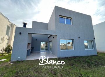 Casa · 188m² · 5 Ambientes · 2 Cocheras · Casa en Venta en Pilar del Este, Pilar, G. B. a. Zona Norte