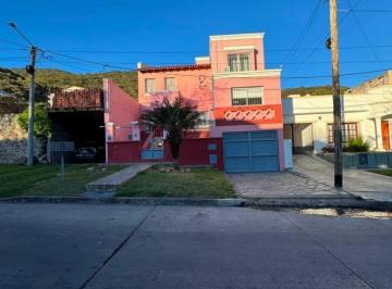 Casa · 228m² · 5 Ambientes · 2 Cocheras · Hermosa Casa Tres Plantas Mejor Zona de Tres Cerritos