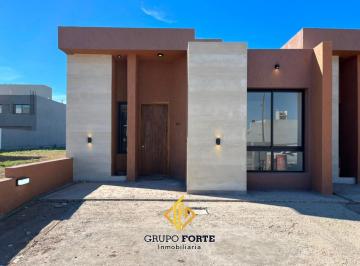 Casa · 100m² · 3 Ambientes · Dúplex en Venta | Pampas de Manantiales