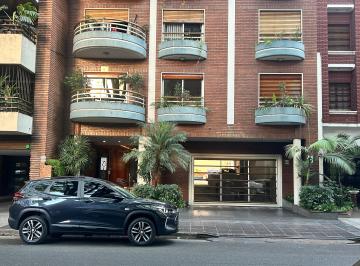 Departamento de 4 ambientes, Caballito · Excelente 4 Ambientes a Nuevo | 2 Cocheras | Patio