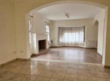 Casa en Alquiler de 6 ambientes · L&m:alquila: Casa, Nivel Gerencial, B° Sta. Genoveva, Neuquén