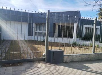 Casa de 10 ambientes, Córdoba · Sede Corporativa en Cerro de Las Rosas | 4 Oficinas | 4 Baños | Cochera Para 3 Autos | Jardín