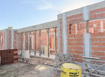 Casa · 129m² · 3 Ambientes · 2 Cocheras · Casa Barrio Los Bretes Colón Entre Ríos