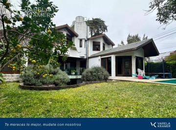 Casa · 400m² · 6 Ambientes · 4 Cocheras · Casa en Alquiler en Acassuso