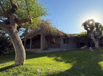 Casa de 7 ambientes, Los Corralitos · Casa en Alquiler Los Corralitos Para Comercio con Depto Independiente