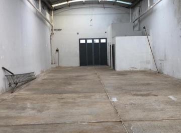 Bodega-Galpón · 280m² · 2 Ambientes · 1 Cochera · Alquiler de Galpón / Depósito de 280 m² en Parque Chacabuco