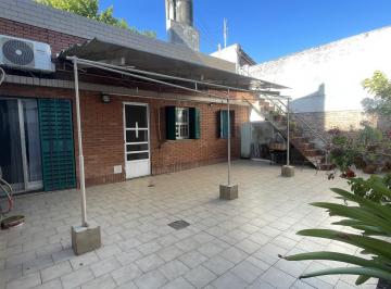 Casa · 98m² · 4 Ambientes · 1 Cochera · Casa en Zona Sur
