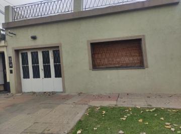 Casa de 4 ambientes, Rosario · Casa 2 Dorm., Cochera y Patio Cubierto