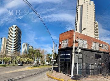 Local comercial · 190m² · 1 Cochera · Local en Venta en Tigre, G. B. a. Zona Norte, Argentina