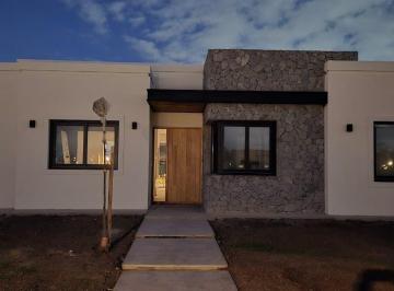 Casa · 162m² · 4 Ambientes · Casa en Venta, Village Joven Bella Vista