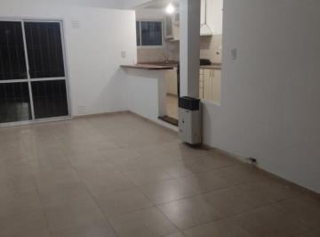Casa · 80m² · 4 Ambientes · Casa de 2 Dorm. en Alquiler