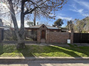 Casa · 90m² · 3 Ambientes · 1 Cochera · Roldán - Casa en Venta - Urbana - Amplio Parque