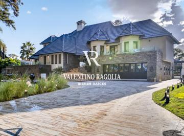 Casa · 815m² · 9 Ambientes · 4 Cocheras · Venta Casa Nueve Ambientes en Club de Campo San Diego