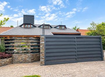 Casa · 250m² · 5 Ambientes · 4 Cocheras · Venta Casa 5 Ambientes Don Bosco - Quilmes