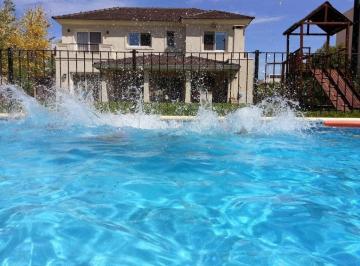 Casa de 5 ambientes, Tigre · Casa 4 Amb con Pileta y Fondo Al Bosque – Los Castores, Nordelta
