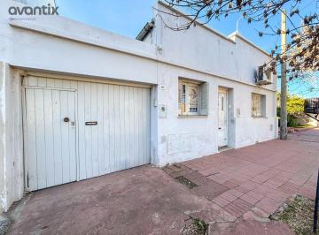 Casa · 190m² · 2 Dormitorios · Dos Oportunidades en un Mismo Terreno - Usd 135.000
