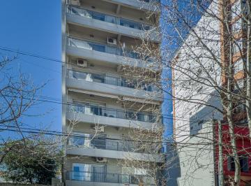 Departamento · 81m² · 3 Ambientes · 1 Cochera · Piso 3 Ambientes en Venta con 2 Baños Completos en Quilmes Centro