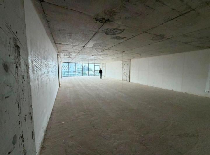 Oficina comercial · 143m² · 1 Ambiente · 2 Cocheras