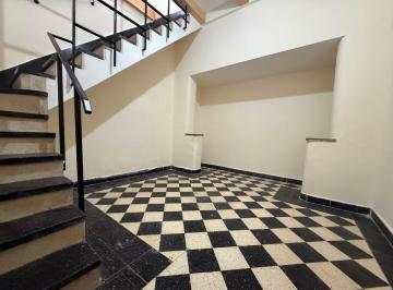 Casa · 75m² · 6 Ambientes · Se Alquila Casa de 2 D. en B. Fomento 9 de Julio