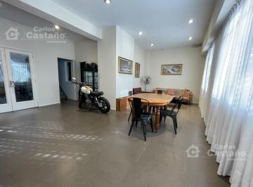 PH · 140m² · 4 Ambientes · Exc. PH Al Frente y 2 Plantas, 4 Amb. con Patio y Terraza