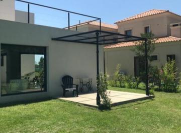 Casa · 200m² · 4 Dormitorios · Casa en Venta en Valdevez