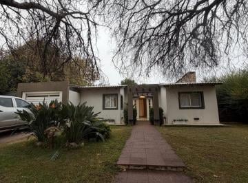 Casa · 8 Ambientes · 2 Cocheras · Casa en San Isidro en Alquiler 3 Dorm