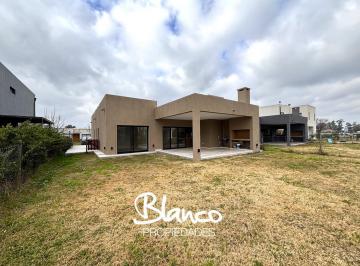 Casa · 151m² · 4 Ambientes · 1 Cochera · Casa en Venta en Santo Tomas, Derqui, Pilar, G. B. a. Zona Norte