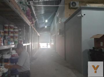 Local comercial · 350m² · 2 Ambientes · Local en Alquiler - 3 Dorm. 3 Baños - 390 m - Berazategui